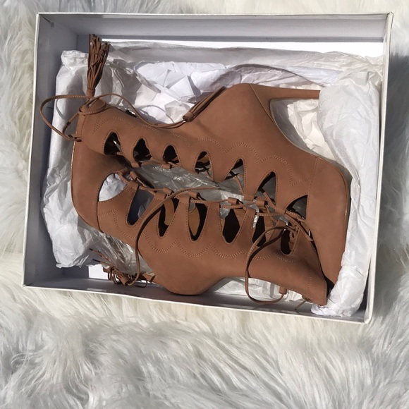 Steve Madden | Lace Up Bootie heel - Picture 2 of 7